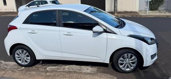 HYUNDAI HB20 1.0 COMFORT 12V FLEX 4P MANUAL